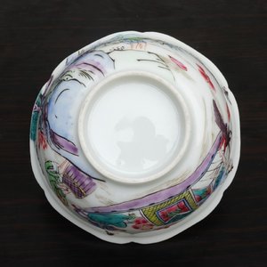 Une tasse et soucoupe en porcelaine de Chine famille rose à décor de la pêche, Yongzheng, 1723-1735 — photo 13
