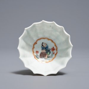 Une tasse et soucoupe en porcelaine de Chine famille rose à décor de pêcheurs, Yongzheng — photo 8