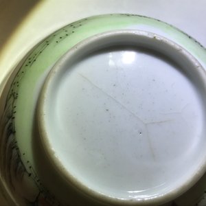 Une tasse et soucoupe en porcelaine de Chine famille rose à décor érotique, Yongzheng — photo 16