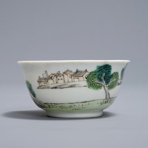 Une tasse et soucoupe en porcelaine de Chine famille rose à décor érotique, Yongzheng — photo 6