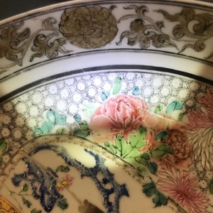 Une tasse et soucoupe en porcelaine de Chine famille rose coquille d'oeuf, Yongzheng — photo 12