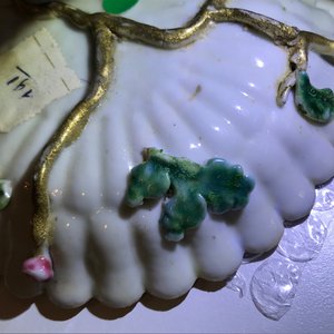 Une tasse et soucoupe en porcelaine de Chine famille rose en forme de fleur de lotus, Yongzheng — photo 19