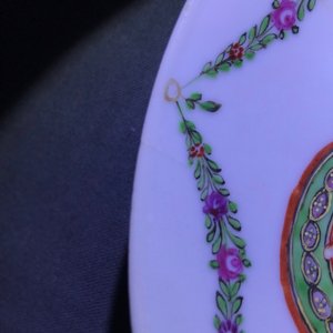 Une tasse et soucoupe en porcelaine de Chine famille rose, Qianlong — photo 11