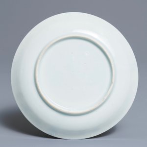 Une tasse et soucoupe en porcelaine de Chine famille rose, Yongzheng — photo 3