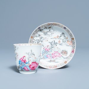 Une tasse et soucoupe en porcelaine de Chine famille rose, Yongzheng/Qianlong — photo 1