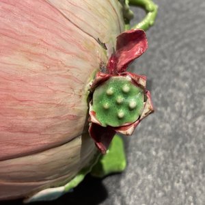 Une tasse et soucoupe et un bol de forme magnolia en porcelaine de Chine famille rose, Yongzheng — photo 15