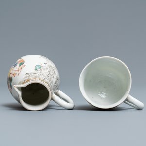 Une tasse et soucoupe et un pot à lait en porcelaine de Chine famille rose et grisaille, Yongzheng — photo 8