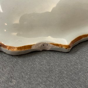 Une terrine couverte armoriée 'De Calenberg - De Pascale' en porcelaine de Chine famille rose pour le marché belge, Qianlong, ca. 1755 — photo 13