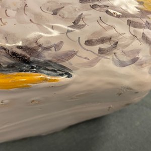 Une terrine couverte en forme de canard en faïence polychrome, France, 18ème — photo 16
