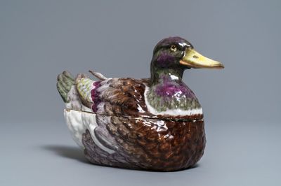 Une terrine couverte en forme de canard en porcelaine de Meissen, Allemagne, 18ème