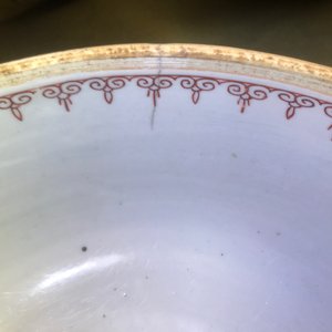 Une terrine couverte en porcelaine de Chine famille verte à décor de femmes dans un paysage, Yongzheng — photo 11