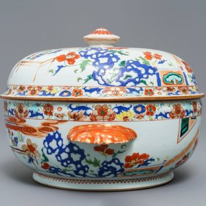 Une terrine couverte en porcelaine de Chine famille verte à décor de femmes dans un paysage, Yongzheng — photo 5