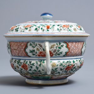 Une terrine couverte en porcelaine de Chine famille verte, Kangxi — photo 3