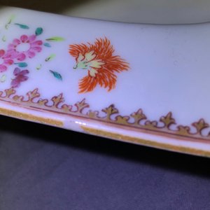 Une terrine couverte sur présentoir en porcelaine de Chine famille rose, Qianlong — photo 25