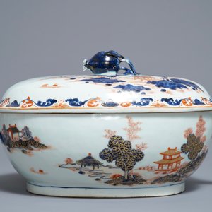 Une terrine couverte sur son support en porcelaine de Chine de style Imari, Qianlong — photo 4