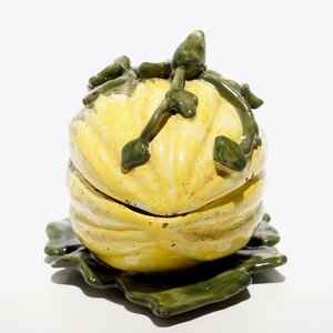 Une terrine en forme de melon en faïence de Delft polychrome, 2ème moitié du 18ème — photo 3