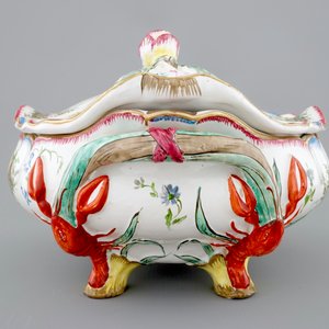 Une terrine et son couvercle en faïence dans le style de Robert, Marseille, ca. 1860 — photo 4