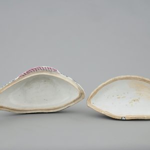 Une terrine et son couvercle en forme de carpe en porcelaine de Chine famille rose, Qianlong, 18ème — photo 6