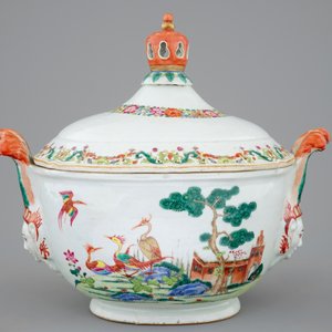 Une terrine et son couvercle sur présentoir en porcelaine de Chine famille rose export, Qianlong, 18ème — photo 3