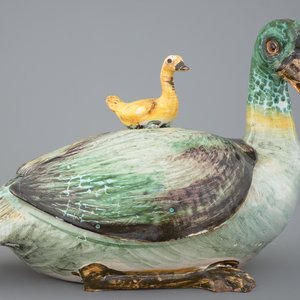 Une terrine polychrome en forme de canard, prob. Bruxelles, 18ème — photo 2