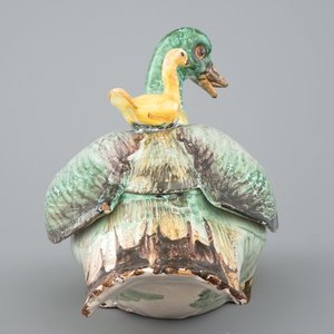 Une terrine polychrome en forme de canard, prob. Bruxelles, 18ème — photo 5