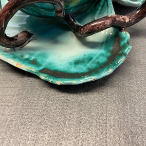 Une terrine sur présentoir en forme de melon en faïence polychrome de Bruxelles, 18ème — photo 13