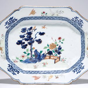 Une terrine sur son support en porcelaine de Chine famille rose, Qianlong — photo 2
