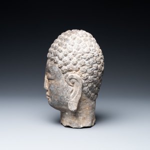 Une tête de Bouddha en pierre sculptée, Chine, Ming — photo 2
