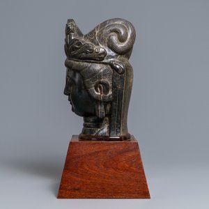 Une tête de Guanyin en pierre sculptée, Chine, prob. Ming — photo 3
