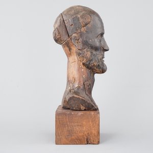Une tête de saint en bois sculpté Hispano-Philippine, 18ème siècle — photo 5
