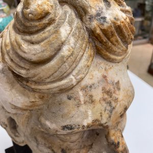 Une tête de satyre en marbre, époque romaine, 2/3ème — photo 16