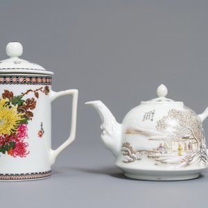Une théière à décor d'un paysage hivernale et une chôpe couverte en porcelaine de Chine, 20ème — photo 2