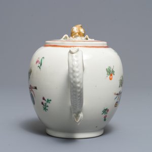Une théière armoriée en porcelaine de Chine famille rose, blasons de van Visvliet-Sluijmer, Qianlong — photo 5