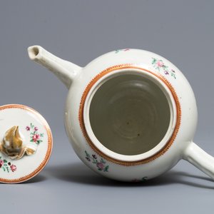 Une théière armoriée en porcelaine de Chine famille rose, blasons de van Visvliet-Sluijmer, Qianlong — photo 6