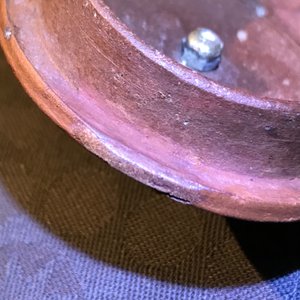 Une théière couverte à monture en argent en terre cuite dans le style de Yixing, Delft, 1er quart du 18ème — photo 11