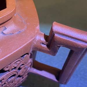 Une théière couverte ajourée à double parois en grès de Yixing, Chine, Kangxi — photo 11