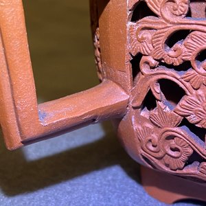 Une théière couverte ajourée à double parois en grès de Yixing, Chine, Kangxi — photo 13