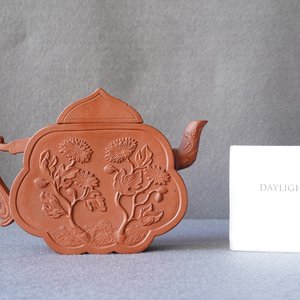 Une théière couverte de forme exceptionelle en grès de Yixing, Chine, Kangxi — photo 11