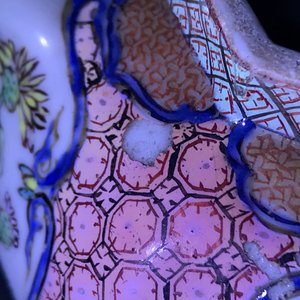 Une théière couverte de forme octagonale en porcelaine de Chine famille rose, Yongzheng — photo 17