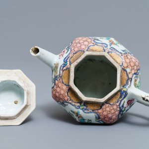 Une théière couverte de forme octagonale en porcelaine de Chine famille rose, Yongzheng — photo 6
