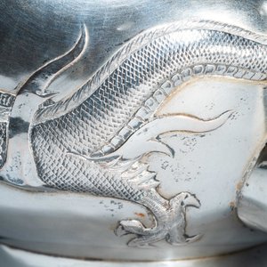 Une théière couverte en argent à décor d'un dragon, marque de Sing Fat, Chine, Canton ou Hongkong, République — photo 10