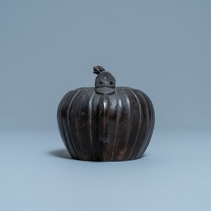 Une théière couverte en bronze laqué, Chine, Yuan — photo 3