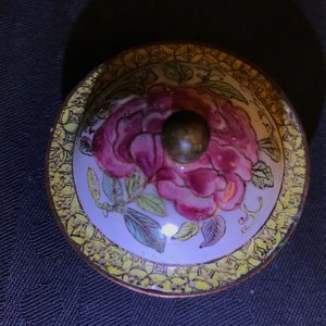 Une théière couverte en émaux de Canton à décor d'insectes, oiseaux et fleurs, Qianlong — photo 9