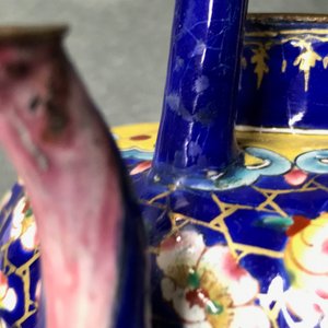 Une théière couverte en émaux de Canton à décor floral, 18/19ème — photo 13