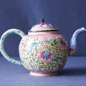 Une théière couverte en émaux de Canton, Chine, Qianlong — photo 10