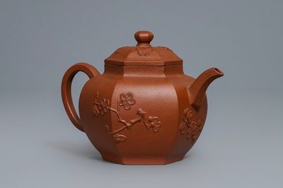 Une théière couverte en grès de Yixing, Chine, Kangxi