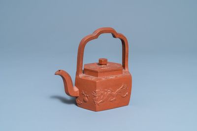Une théière couverte en grès de Yixing, Chine, Kangxi