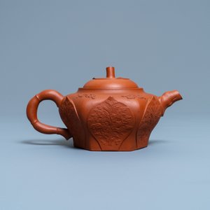 Une théière couverte en grès de Yixing en forme de lotus, Kangxi — photo 4
