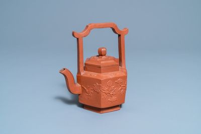 Une théière couverte en grès de Yixing, Kangxi