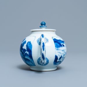 Une théière couverte en porcelaine de Chine en bleu et blanc, Kangxi — photo 3